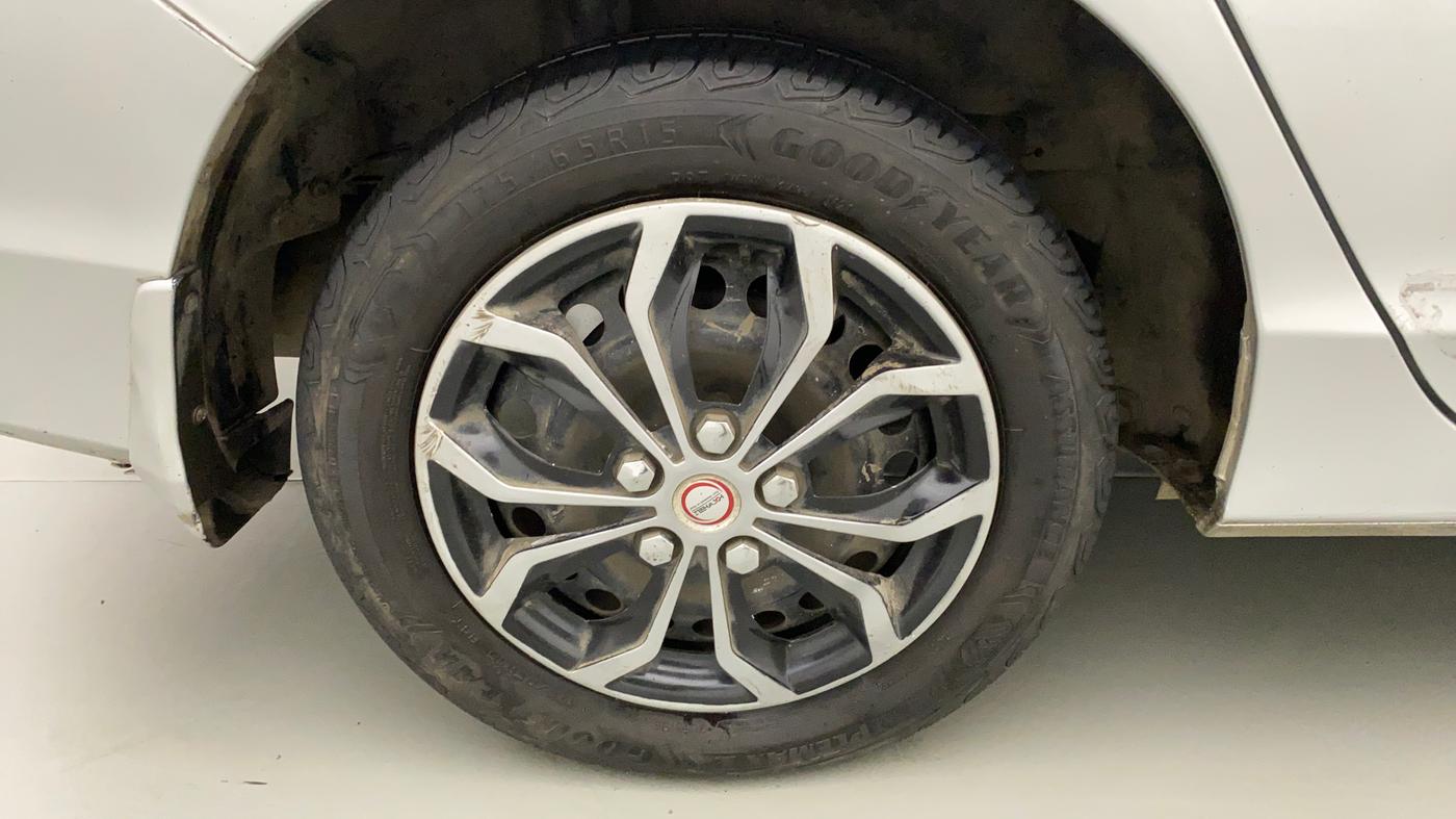 2016 Honda City 1.5L I-DTEC SV, Diesel, Manual, 1,22,968 km, Right Rear Wheel