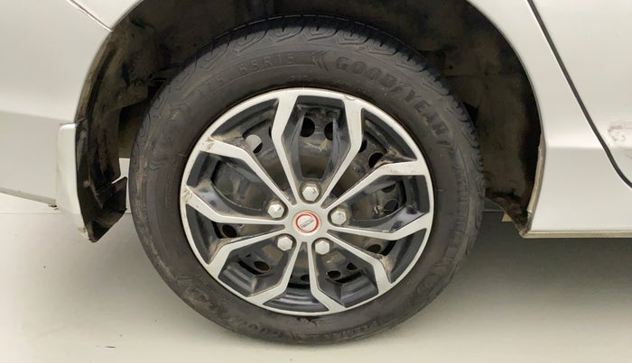 2016 Honda City 1.5L I-DTEC SV, Diesel, Manual, 1,22,968 km, Right Rear Wheel