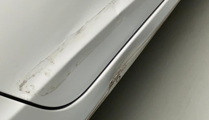 2016 Honda City 1.5L I-DTEC SV, Diesel, Manual, 1,22,968 km, Right running board - Slightly dented