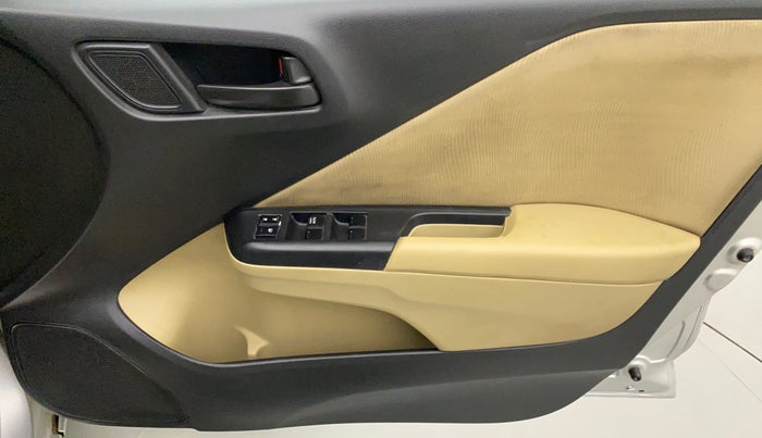 2016 Honda City 1.5L I-DTEC SV, Diesel, Manual, 1,22,968 km, Driver Side Door Panels Control