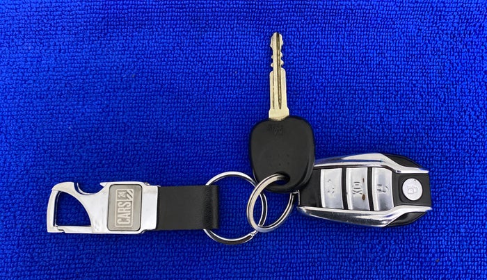 2013 Hyundai Eon MAGNA PLUS, CNG, Manual, 57,852 km, Key Close Up