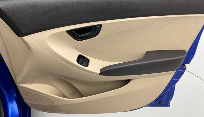 2013 Hyundai Eon MAGNA PLUS, CNG, Manual, 57,852 km, Driver Side Door Panels Control