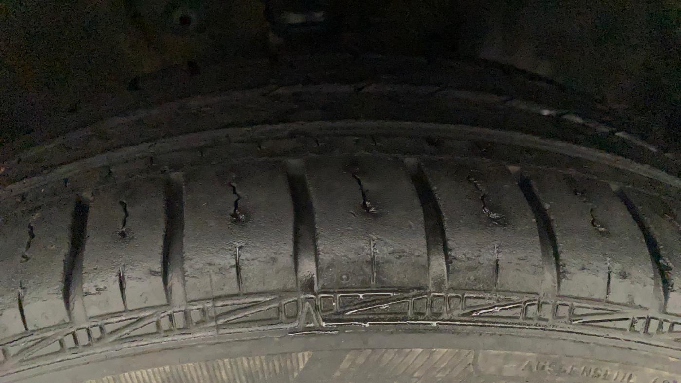 2017 Maruti IGNIS DELTA 1.2 AMT, Petrol, Automatic, 48,719 km, Right Front Tyre Tread
