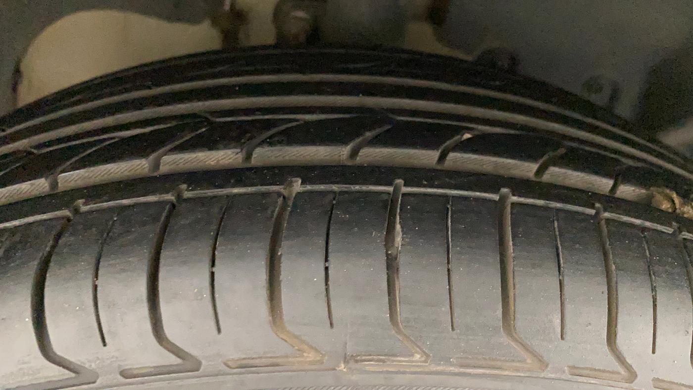 2016 Ford Ecosport TITANIUM 1.5L PETROL AT, Petrol, Automatic, 51,407 km, Right Front Tyre Tread