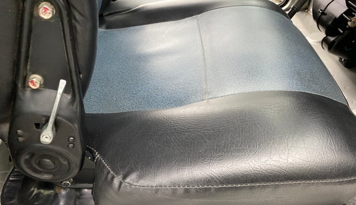 2016 Maruti Omni 5 SEATER, Petrol, Manual, 27,393 km, Driver Side Adjustment Panel