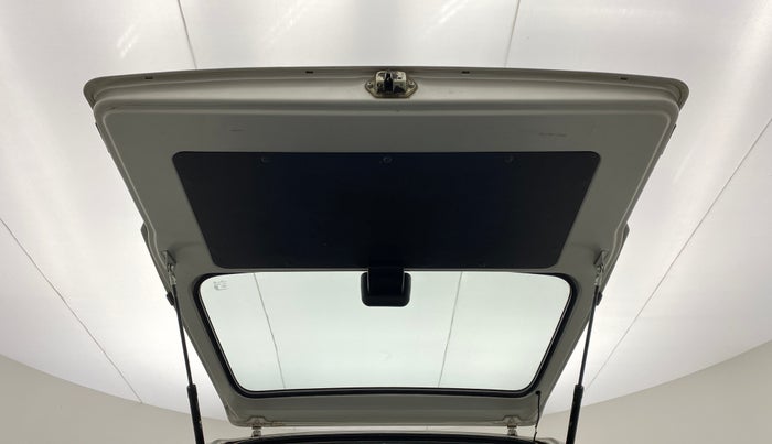 2016 Maruti Omni 5 SEATER, Petrol, Manual, 27,393 km, Boot Door Open