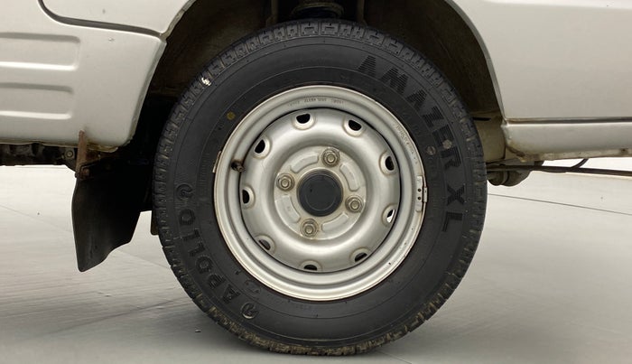 2016 Maruti Omni 5 SEATER, Petrol, Manual, 27,393 km, Right Front Wheel