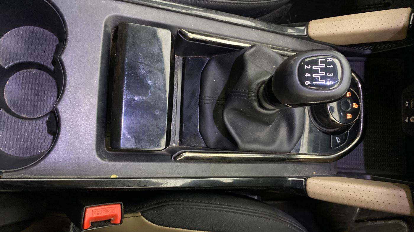 2022 Tata Harrier XZ PLUS 2.0L KAZIRANGA, Diesel, Manual, 80,821 km, Gear Lever