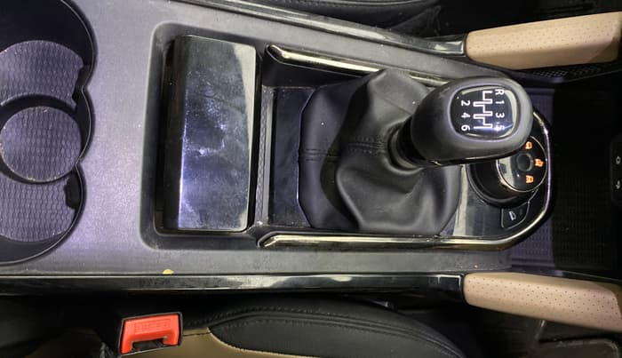 2022 Tata Harrier XZ PLUS 2.0L KAZIRANGA, Diesel, Manual, 80,821 km, Gear Lever