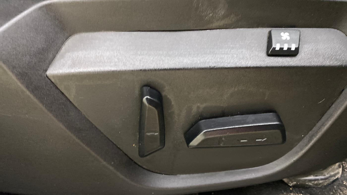 2022 Tata Harrier XZ PLUS 2.0L KAZIRANGA, Diesel, Manual, 80,821 km, Driver Side Adjustment Panel