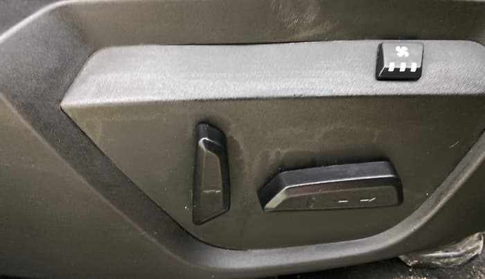 2022 Tata Harrier XZ PLUS 2.0L KAZIRANGA, Diesel, Manual, 80,821 km, Driver Side Adjustment Panel