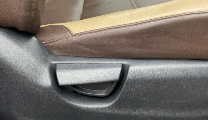 2018 Hyundai NEW SANTRO ASTA 1.1 MT, Petrol, Manual, 8,340 km, Driver Side Adjustment Panel