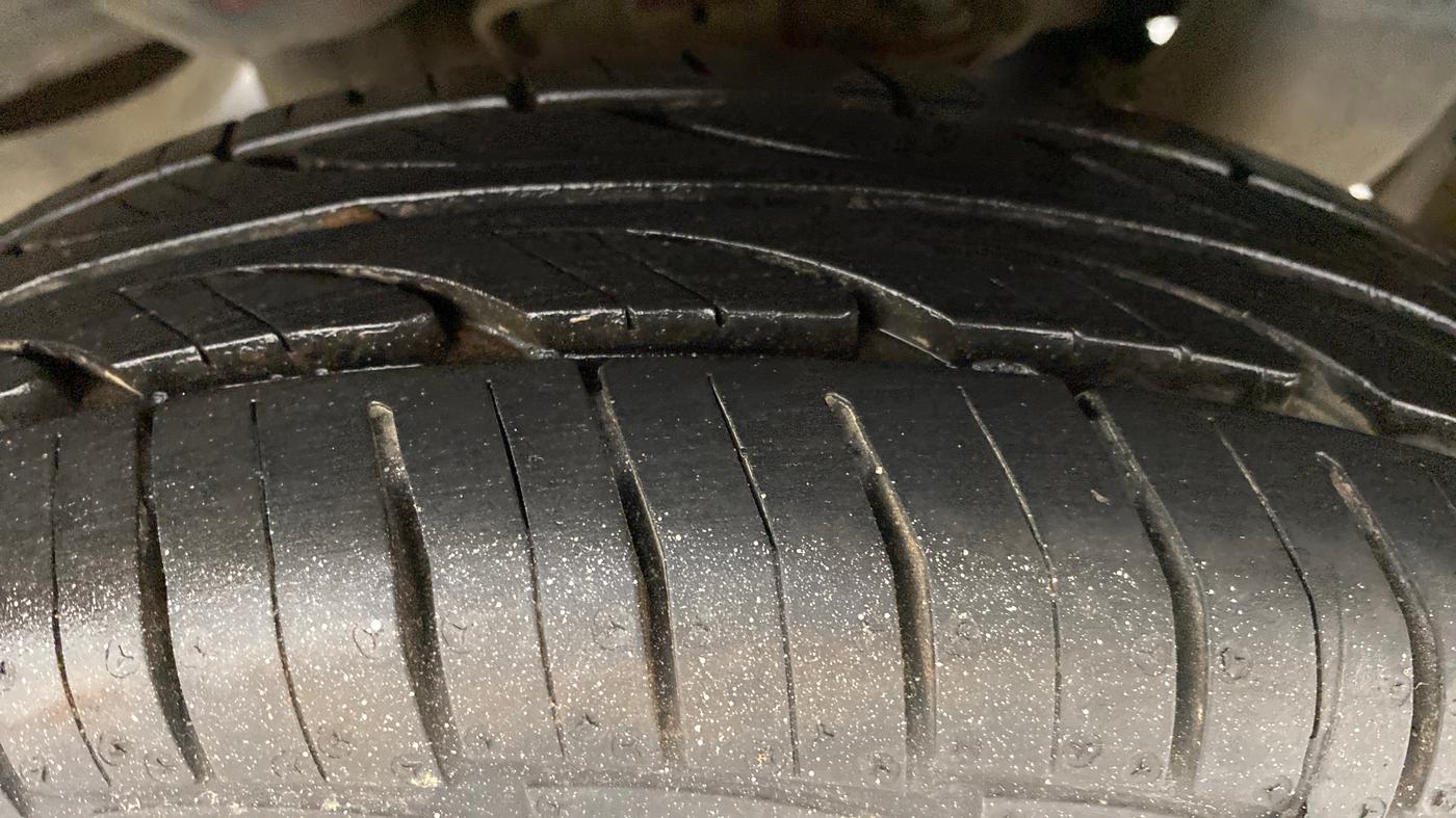 2012 Hyundai Eon ERA PLUS, Petrol, Manual, 29,710 km, Left Rear Tyre Tread