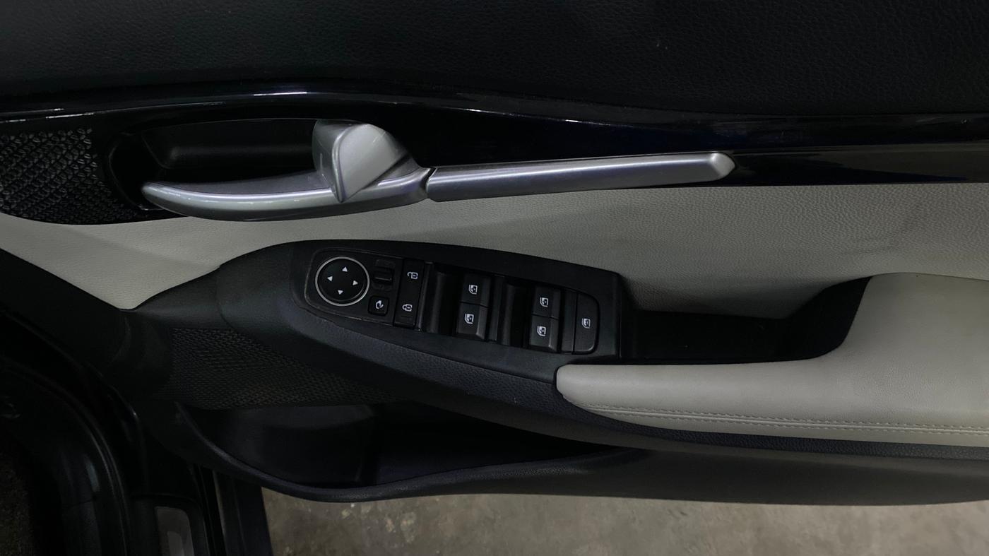2023 KIA SELTOS HTX 1.5 DIESEL IMT, Diesel, Manual, 39,412 km, Driver Side Door Panels Control