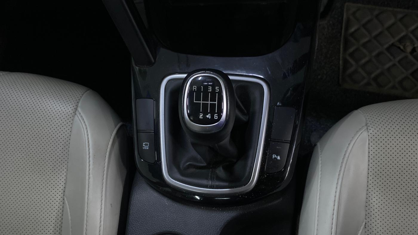2023 KIA SELTOS HTX 1.5 DIESEL IMT, Diesel, Manual, 39,412 km, Gear Lever