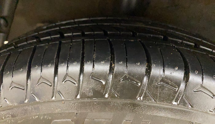 2015 Hyundai Grand i10 ASTA AT 1.2 KAPPA VTVT, Petrol, Automatic, 83,202 km, Right Rear Tyre Tread