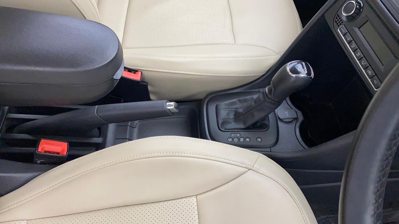 2020 Skoda Rapid AMBITION AT TSI, Petrol, Automatic, 47,837 km, Gear Lever
