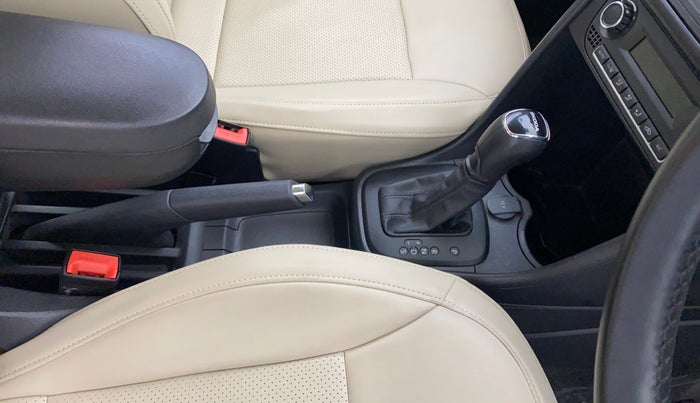 2020 Skoda Rapid AMBITION AT TSI, Petrol, Automatic, 47,837 km, Gear Lever