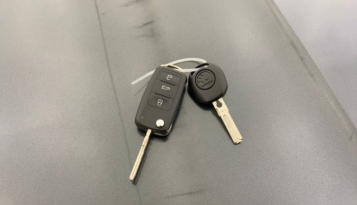 2020 Skoda Rapid AMBITION AT TSI, Petrol, Automatic, 47,837 km, Key Close Up