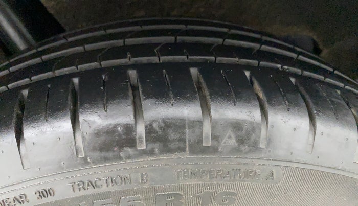 2019 Toyota Glanza G MT PETROL, Petrol, Manual, 17,912 km, Right Rear Tyre Tread