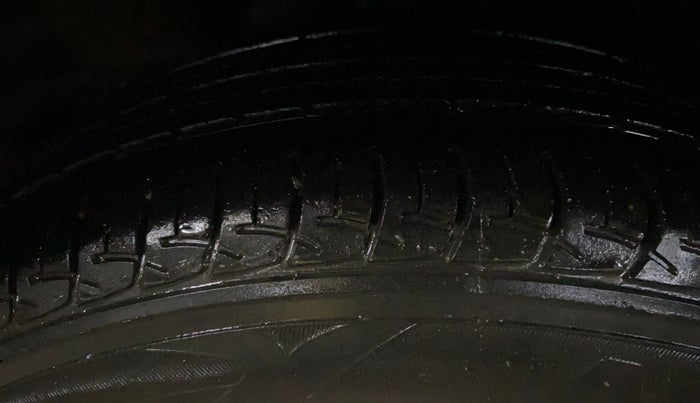 2017 Maruti Ciaz VXI+, Petrol, Manual, 33,005 km, Right Rear Tyre Tread