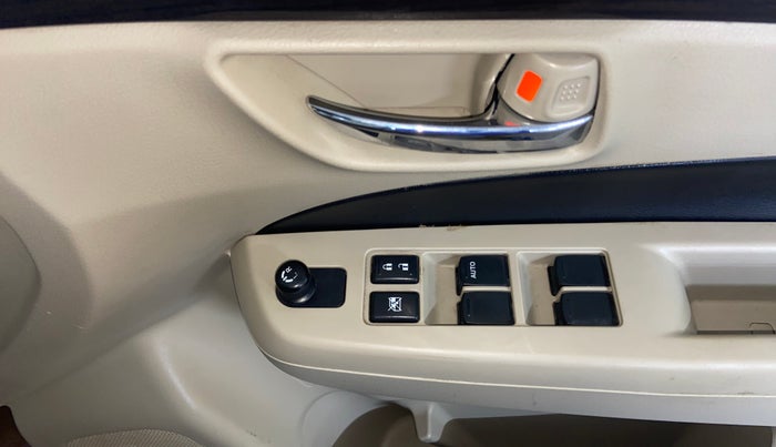 2017 Maruti Ciaz VXI+, Petrol, Manual, 33,005 km, Driver Side Door Panels Control