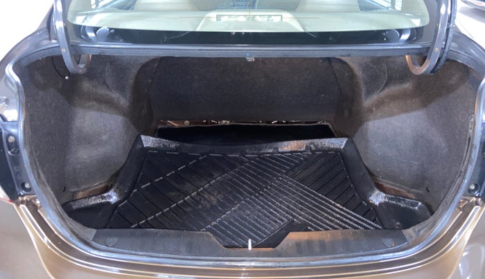 2017 Maruti Ciaz VXI+, Petrol, Manual, 33,005 km, Boot Inside