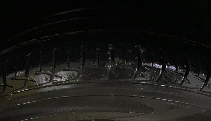 2017 Maruti Ciaz VXI+, Petrol, Manual, 33,005 km, Right Front Tyre Tread