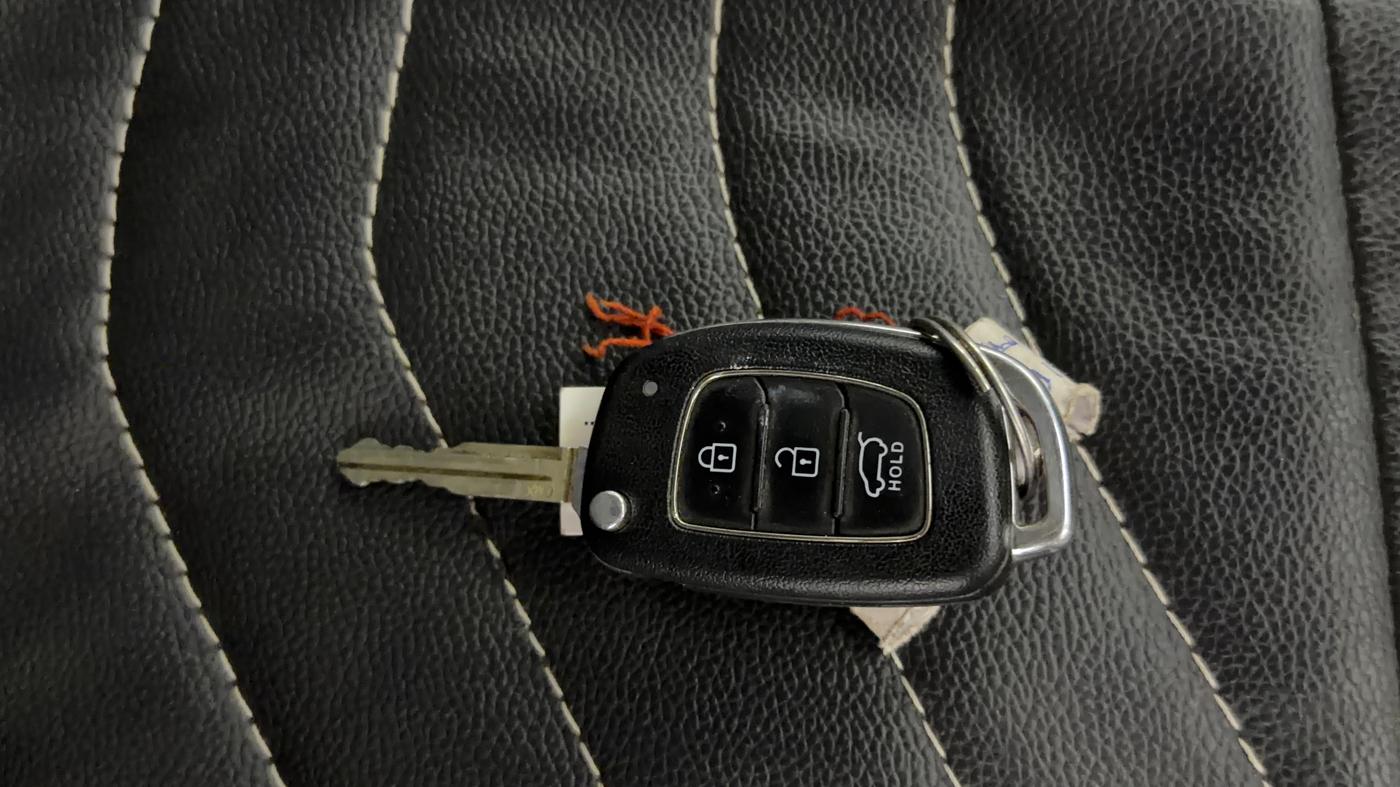 2021 Hyundai VENUE SX 1.0 TURBO, Petrol, Manual, 35,489 km, Key Close Up