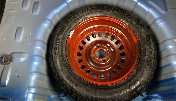 2022 Renault Kiger RXT (O) AMT DUAL TONE, Petrol, Automatic, 55,801 km, Spare Tyre