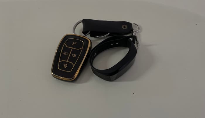 2020 Tata ALTROZ XZ PETROL, Petrol, Manual, 61,590 km, Key Close Up