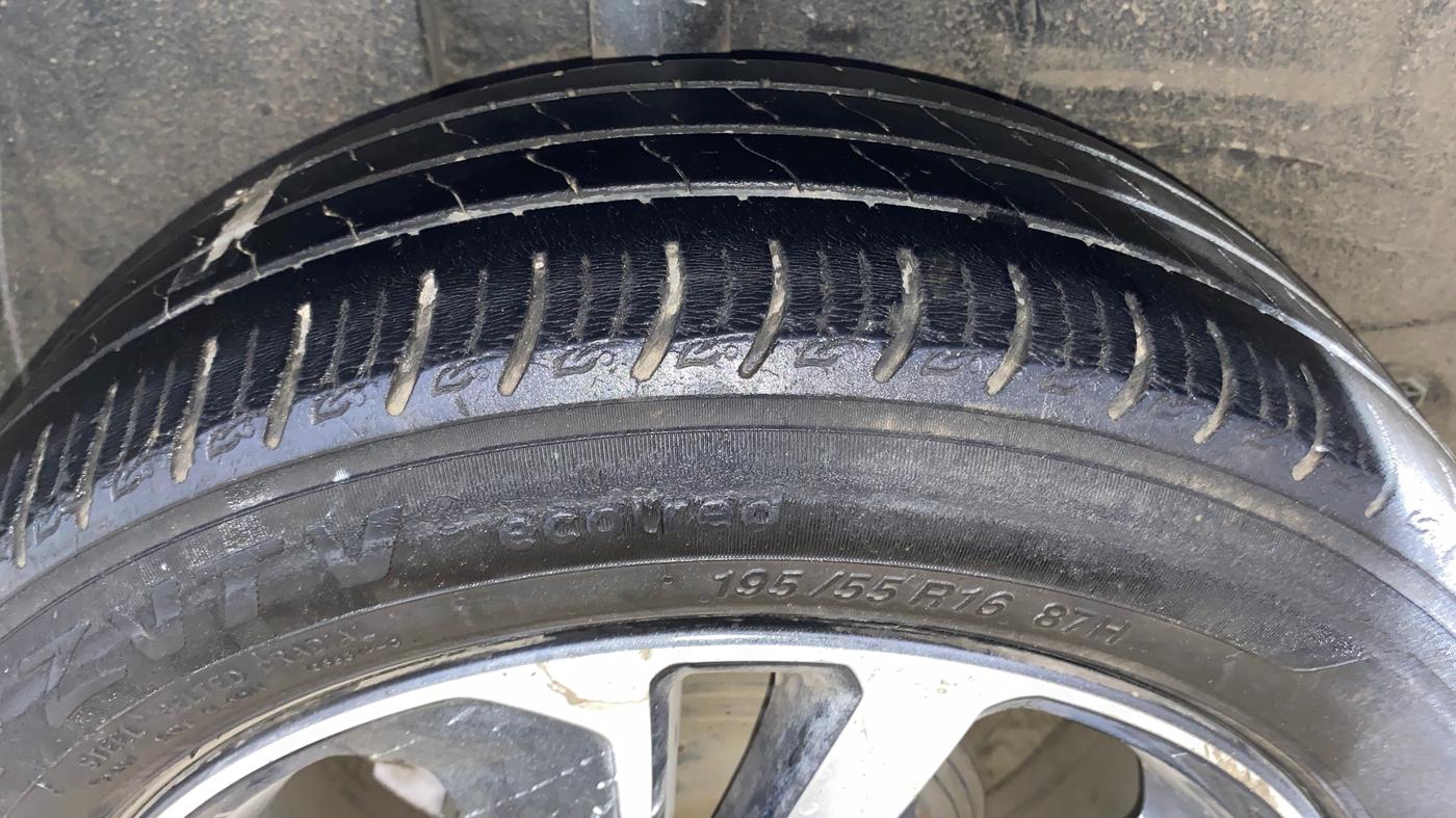 2020 Tata ALTROZ XZ PETROL, Petrol, Manual, 61,590 km, Right Rear Tyre Tread