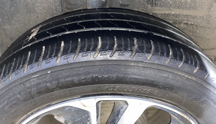 2020 Tata ALTROZ XZ PETROL, Petrol, Manual, 61,590 km, Right Rear Tyre Tread