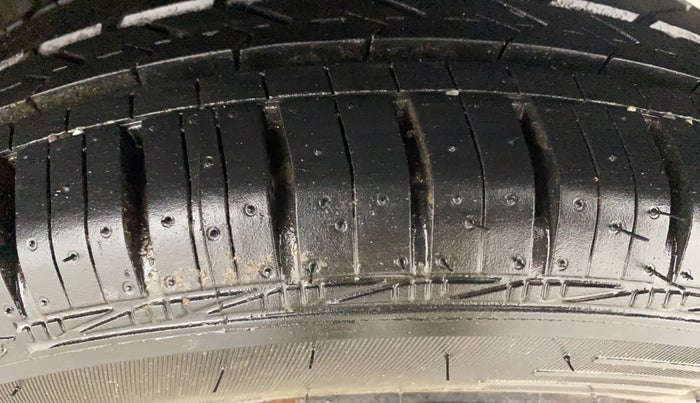 2019 Maruti Alto K10 VXI (O) AMT, Petrol, Automatic, 30,548 km, Left Rear Tyre Tread