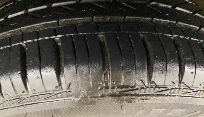 2019 Maruti Alto K10 VXI (O) AMT, Petrol, Automatic, 30,548 km, Left Front Tyre Tread