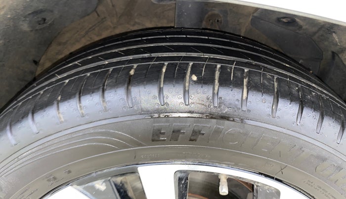 2023 MG HECTOR SAVVY PRO 1.5 TURBO CVT PETROL, Petrol, Automatic, 16,486 km, Right Front Tyre Tread