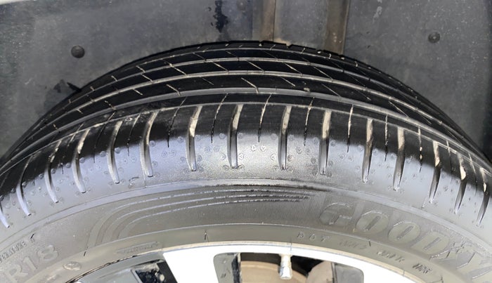 2023 MG HECTOR SAVVY PRO 1.5 TURBO CVT PETROL, Petrol, Automatic, 16,486 km, Left Rear Tyre Tread