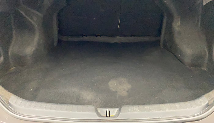 2018 Toyota YARIS J CVT, Petrol, Automatic, 1,04,534 km, Boot Inside