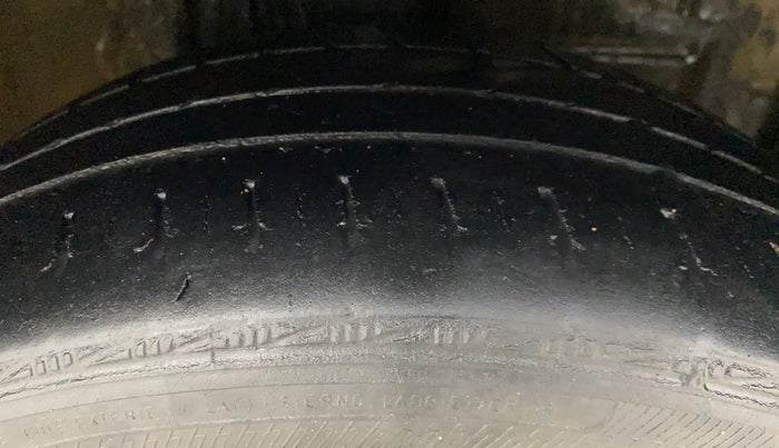 2018 Toyota YARIS J CVT, Petrol, Automatic, 1,04,534 km, Right Front Tyre Tread