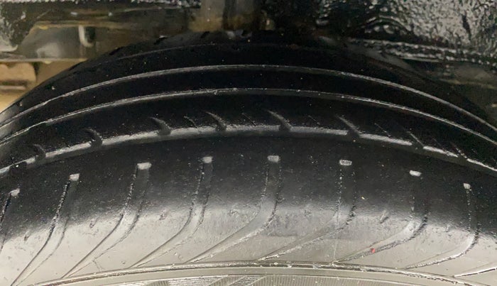 2018 Toyota YARIS J CVT, Petrol, Automatic, 1,04,534 km, Right Rear Tyre Tread