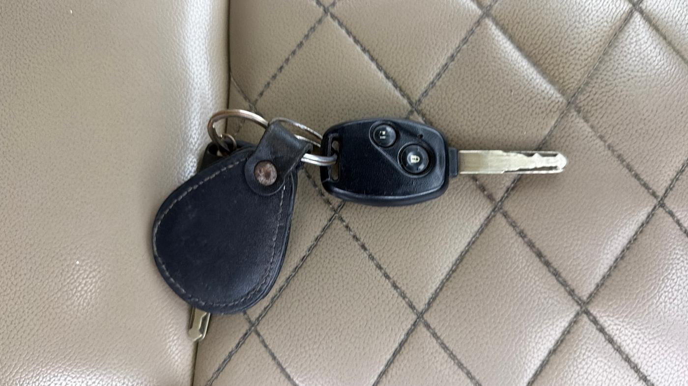 2015 Honda Brio S MT, Petrol, Manual, 82,646 km, Key Close Up
