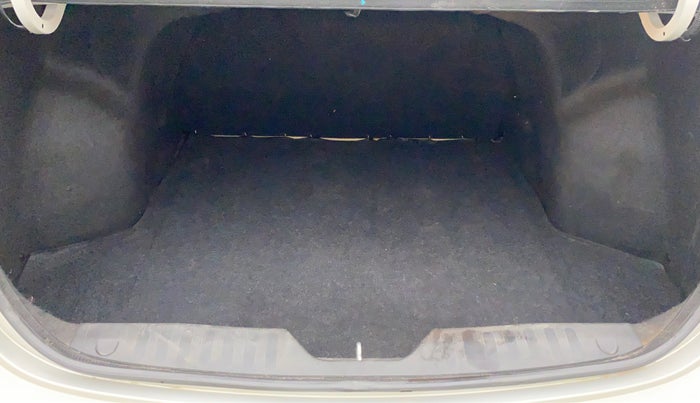2016 Maruti Ciaz VXI+, Petrol, Manual, 96,802 km, Boot Inside