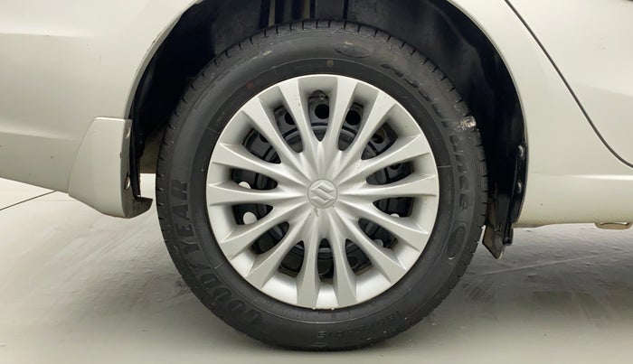 2016 Maruti Ciaz VXI+, Petrol, Manual, 96,802 km, Right Rear Wheel