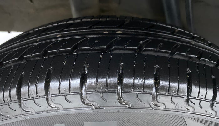 2019 Renault Kwid RXL, Petrol, Manual, 31,893 km, Right Rear Tyre Tread