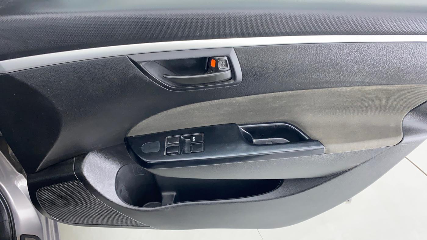 2016 Maruti Swift LXI OPT, Petrol, Manual, 58,747 km, Driver Side Door Panels Control