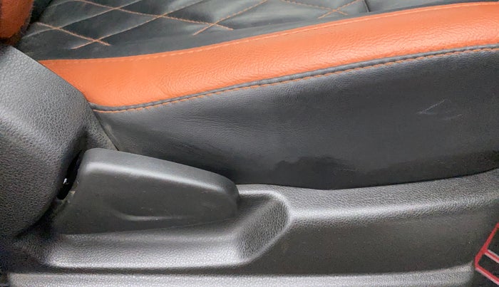2017 Renault Kwid CLIMBER 1.0 AMT, Petrol, Automatic, 27,817 km, Driver Side Adjustment Panel