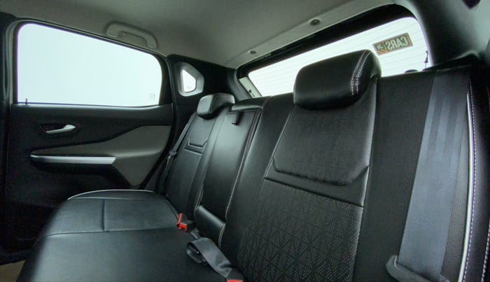 2020 Nissan MAGNITE XV TURBO DUAL TONE, Petrol, Manual, 21,393 km, Right Side Rear Door Cabin