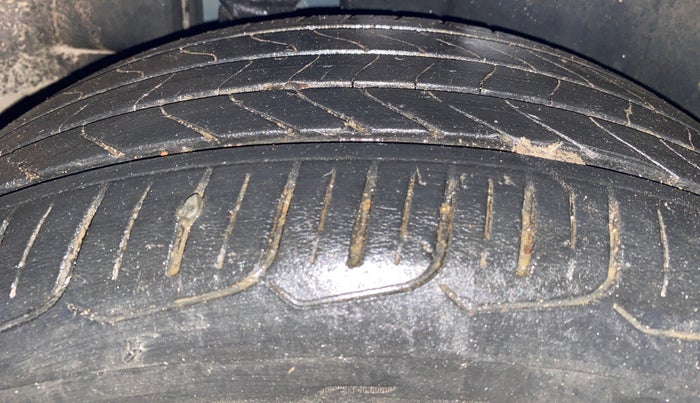 2017 Maruti Ciaz ALPHA DIESEL 1.3, Diesel, Manual, 77,993 km, Right Rear Tyre Tread