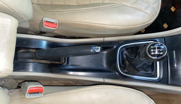 2017 Maruti Ciaz ALPHA DIESEL 1.3, Diesel, Manual, 77,993 km, Gear Lever