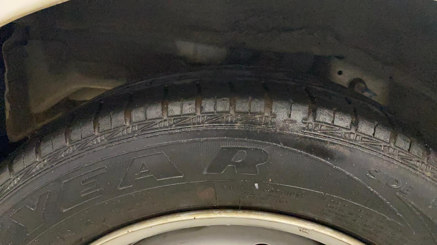 2018 Hyundai Eon ERA +, Petrol, Manual, 37,944 km, Right Rear Tyre Tread